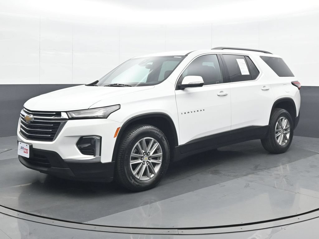 Used 2023 Chevrolet Traverse LT FWD image 2