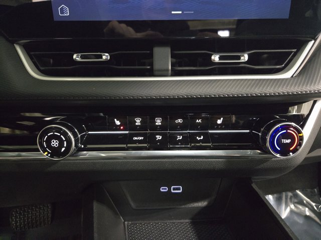 New 2026 Chevrolet Equinox LT image 23