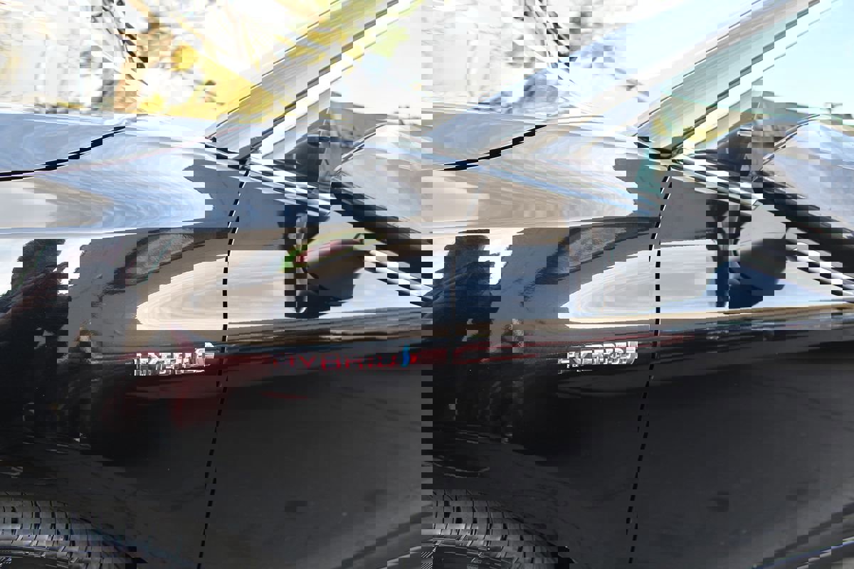 Used 2021 Toyota Camry XLE image 12