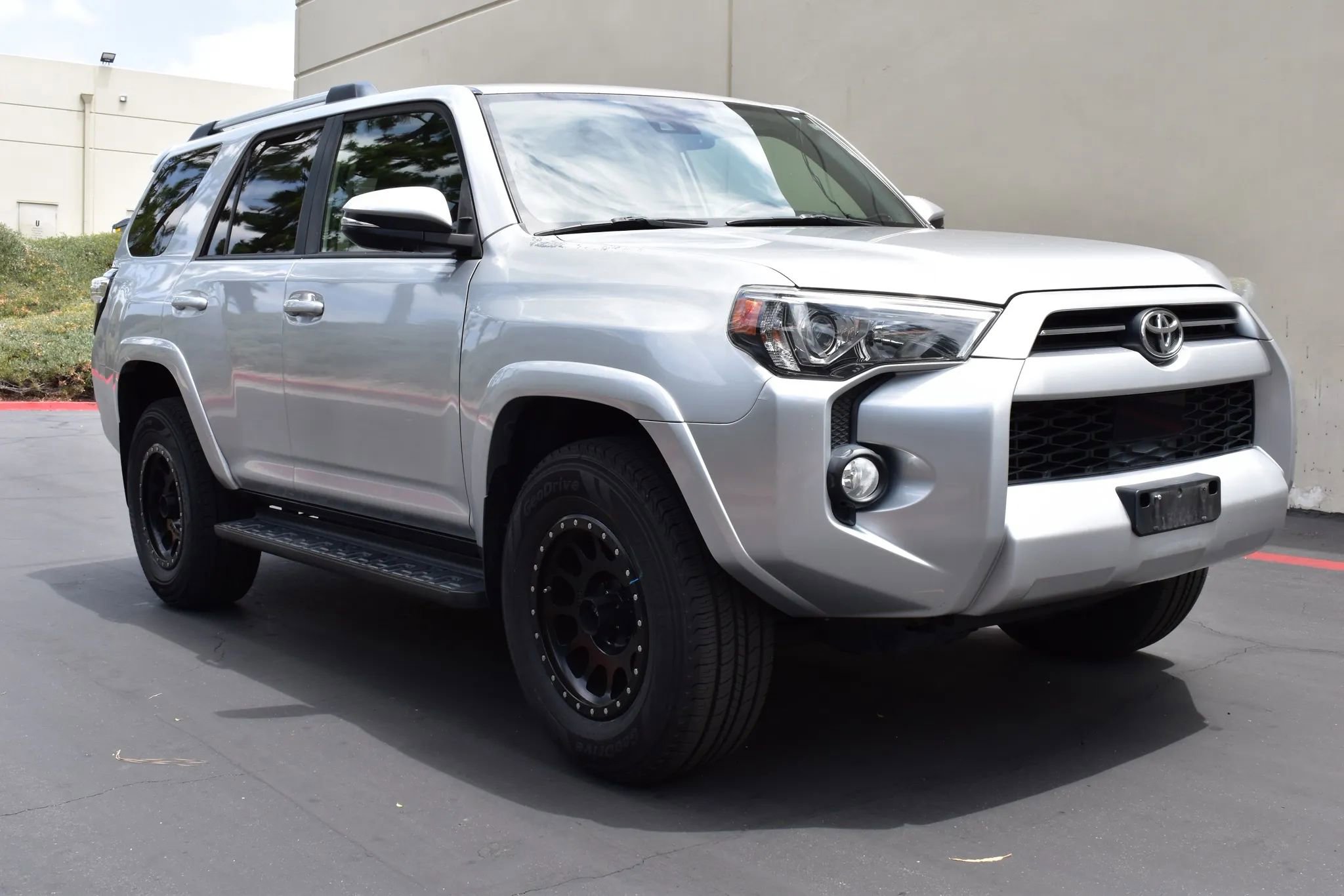 Used 2020 Toyota 4Runner SR5 Premium AWD/4WD image 3