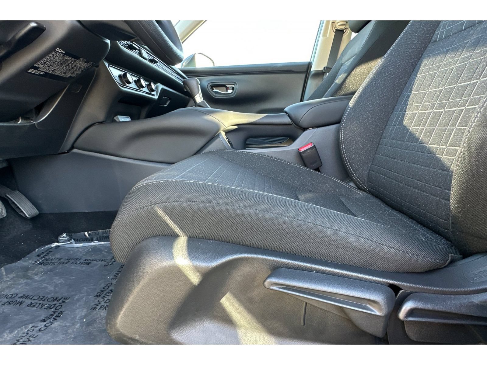 Used 2027 Honda HR-V LX image 13