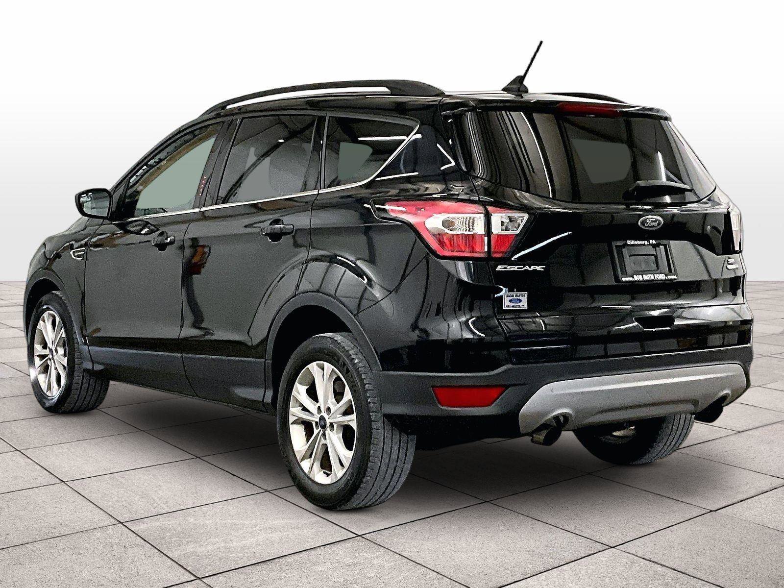 Used 2018 Ford Escape SE w/ SE Sync 3 Package AWD/4WD image 11