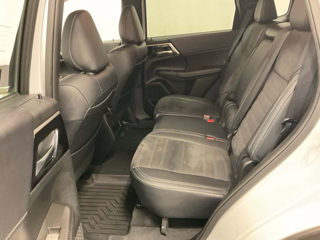 Used 2024 Mitsubishi Outlander SE image 33