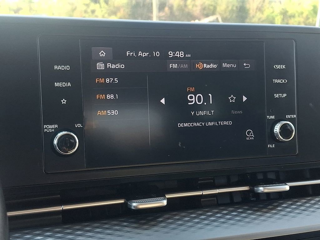 Used 2022 Kia Carnival LX image 17