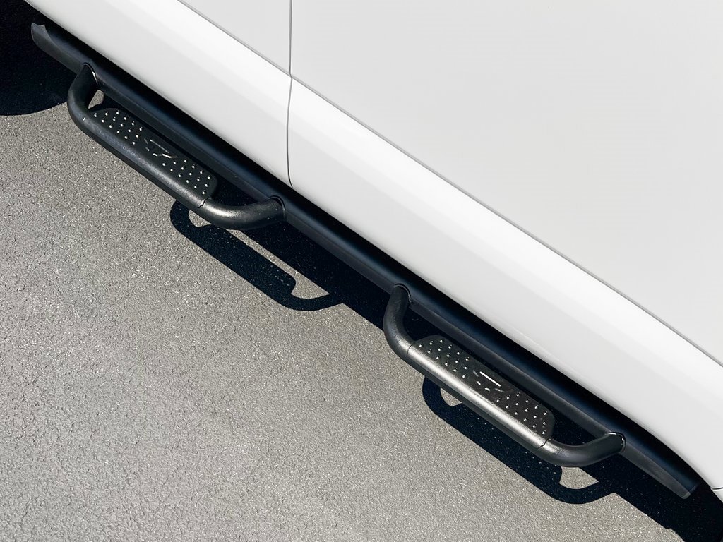 Used 2022 Nissan Titan PRO-4X w/ Pro-4x Convenience Package image 16