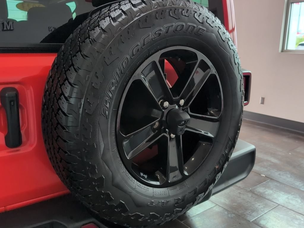 Used 2023 Jeep Wrangler Unlimited Sahara AWD/4WD image 10