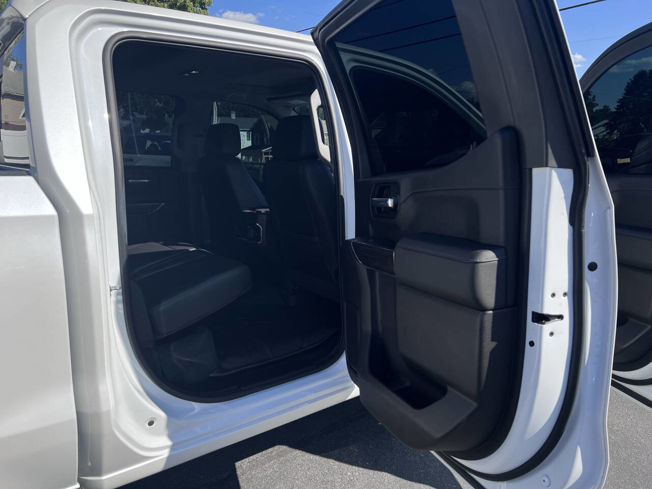 Used 2020 Chevrolet Silverado 1500 LTZ w/ LTZ Plus Package image 30