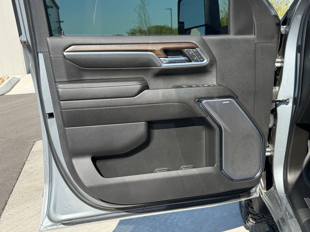 Used 2024 Chevrolet Silverado 2500 High Country w/ High Country Premium Package AWD/4WD image 18