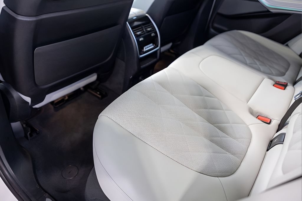 Used 2023 BMW X5 M50i w/ Executive Package AWD/4WD image 58