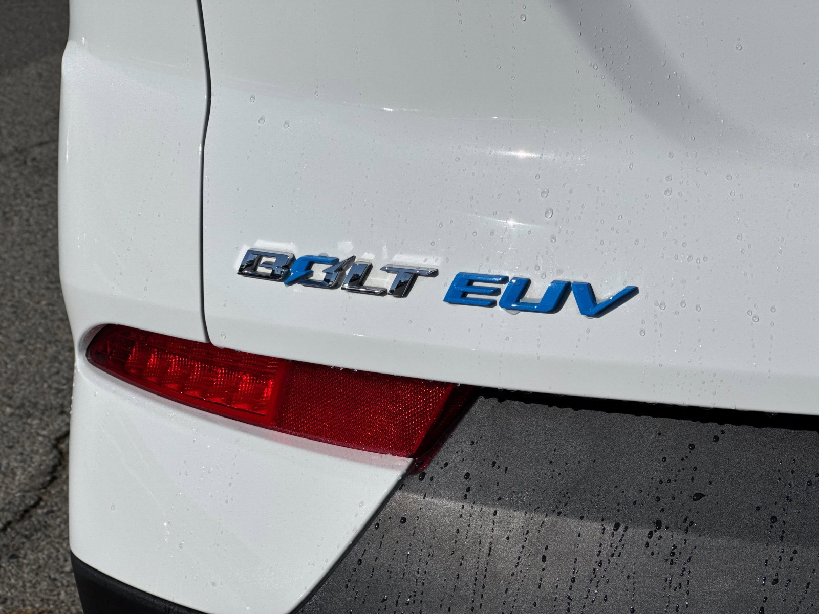 Used 2022 Chevrolet Bolt EUV Premier w/ Launch Edition image 27