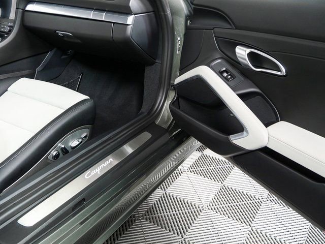 Certified 2024 Porsche 718 Cayman Style Edition image 22