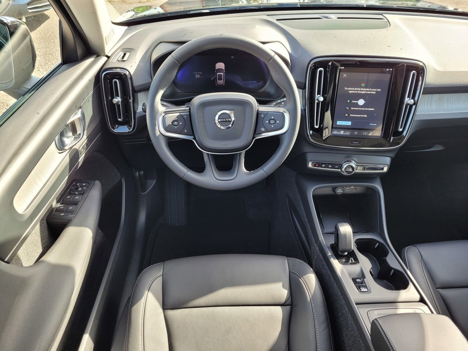 New 2026 Volvo XC40 B4 Core w/ Climate Package image 12