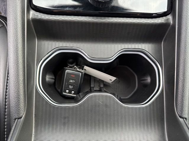 Used 2024 Jeep Grand Cherokee Limited w/ Luxury Tech Group II image 35