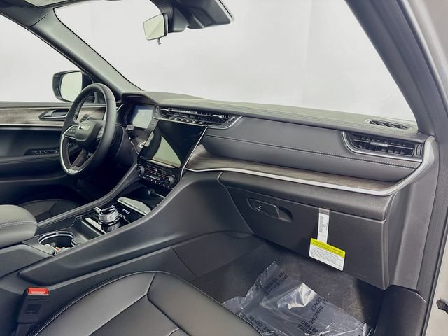 New 2025 Jeep Grand Cherokee Limited image 30