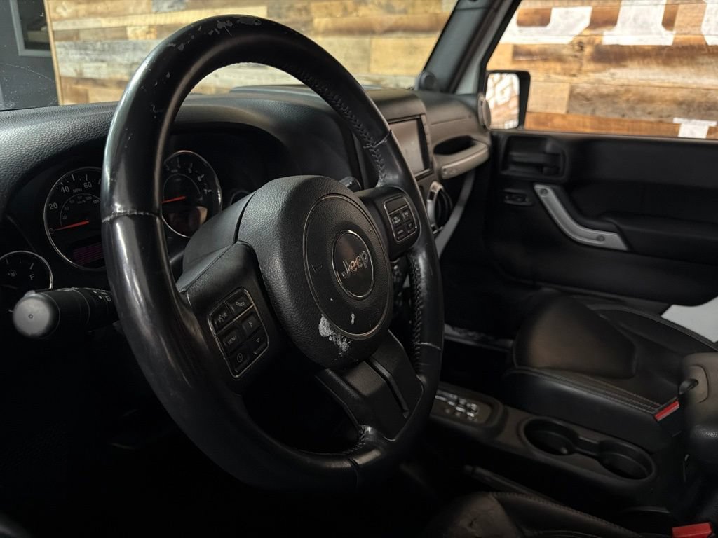 Used 2013 Jeep Wrangler Sahara w/ Connectivity Group AWD/4WD image 9