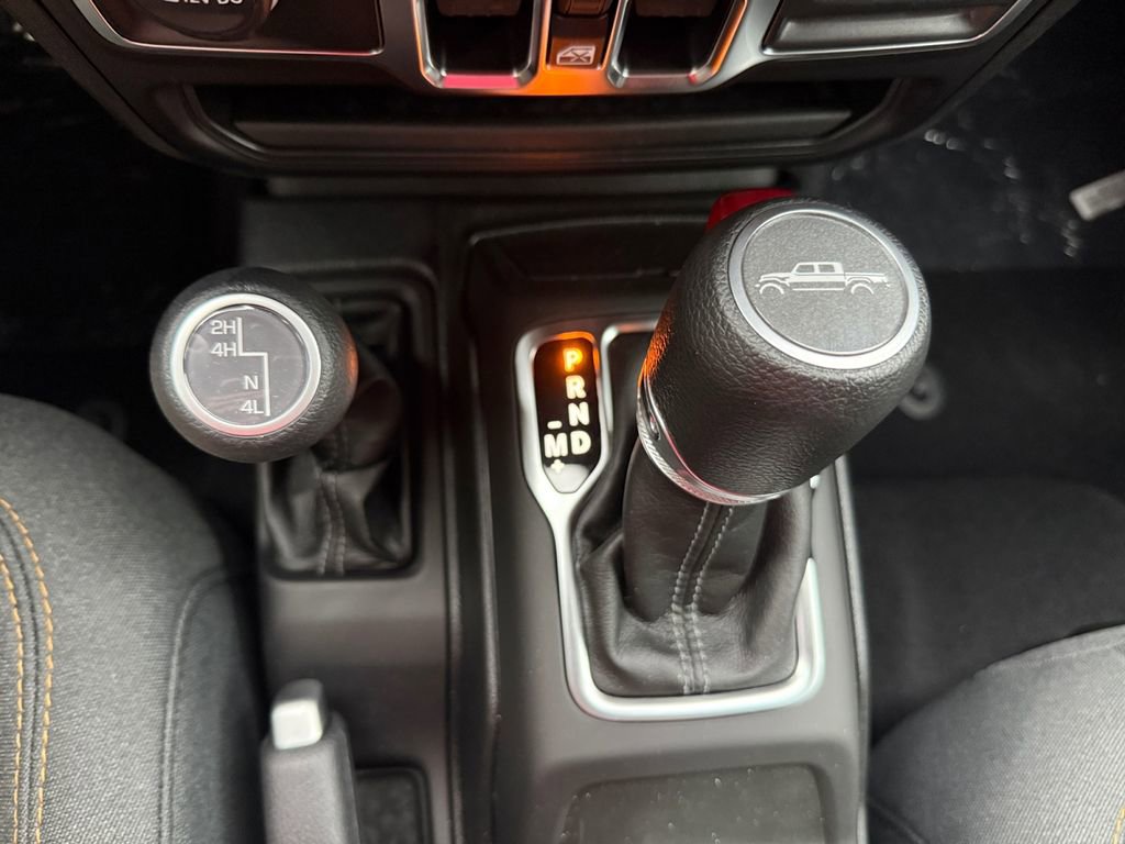 New 2025 Jeep Gladiator Sport image 26