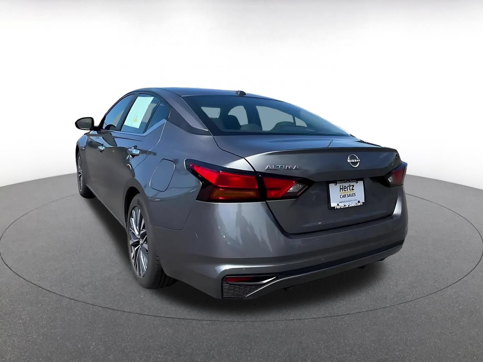 Used 2025 Nissan Altima 2.5 SV FWD image 10