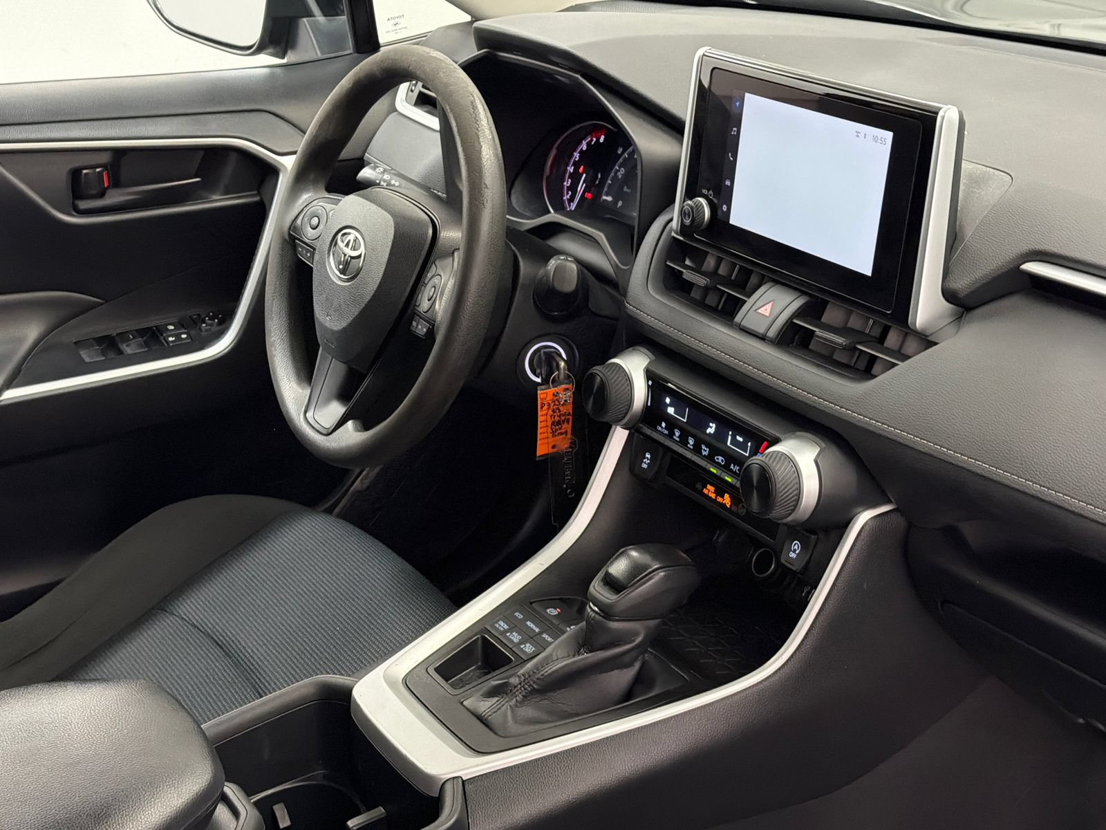 Used 2023 Toyota RAV4 LE AWD/4WD image 8