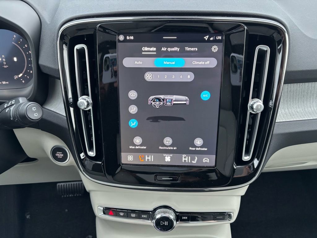 New 2026 Volvo XC40 B5 Ultra w/ Climate Package AWD/4WD image 14