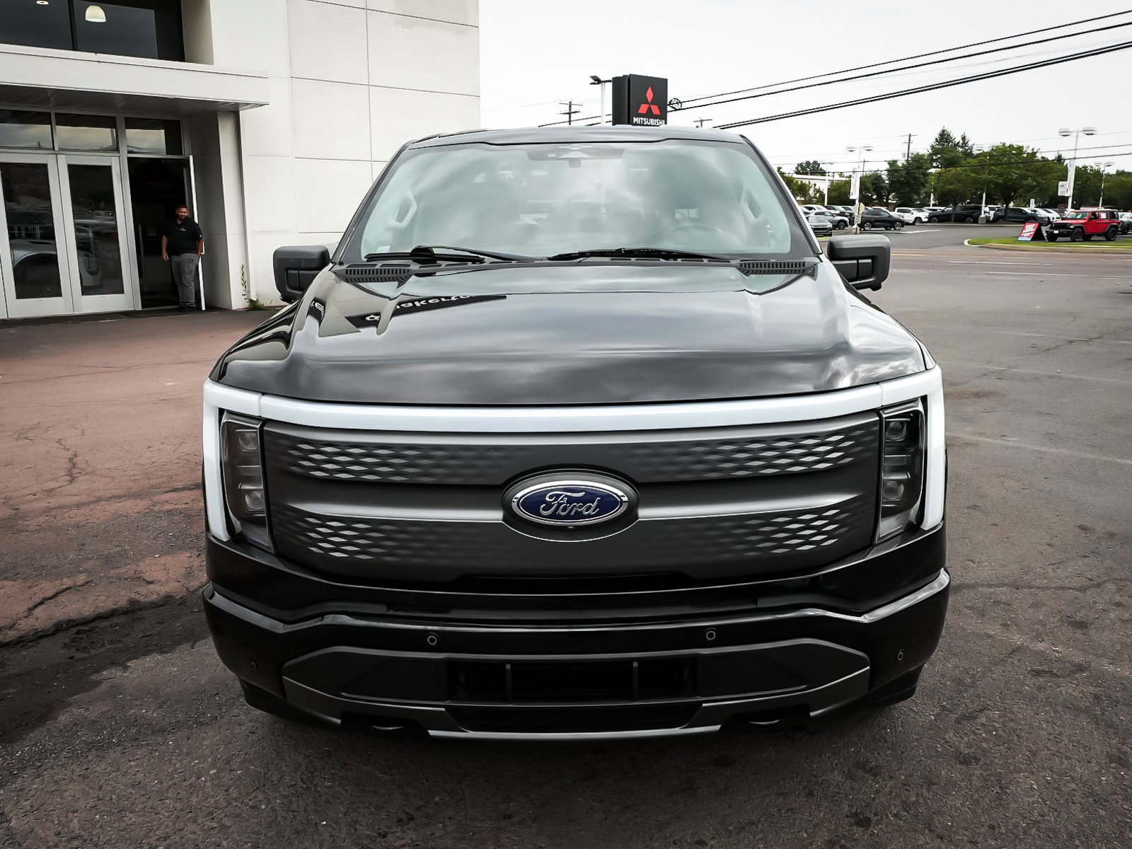 Used 2023 Ford F150 Lightning XLT AWD/4WD image 2