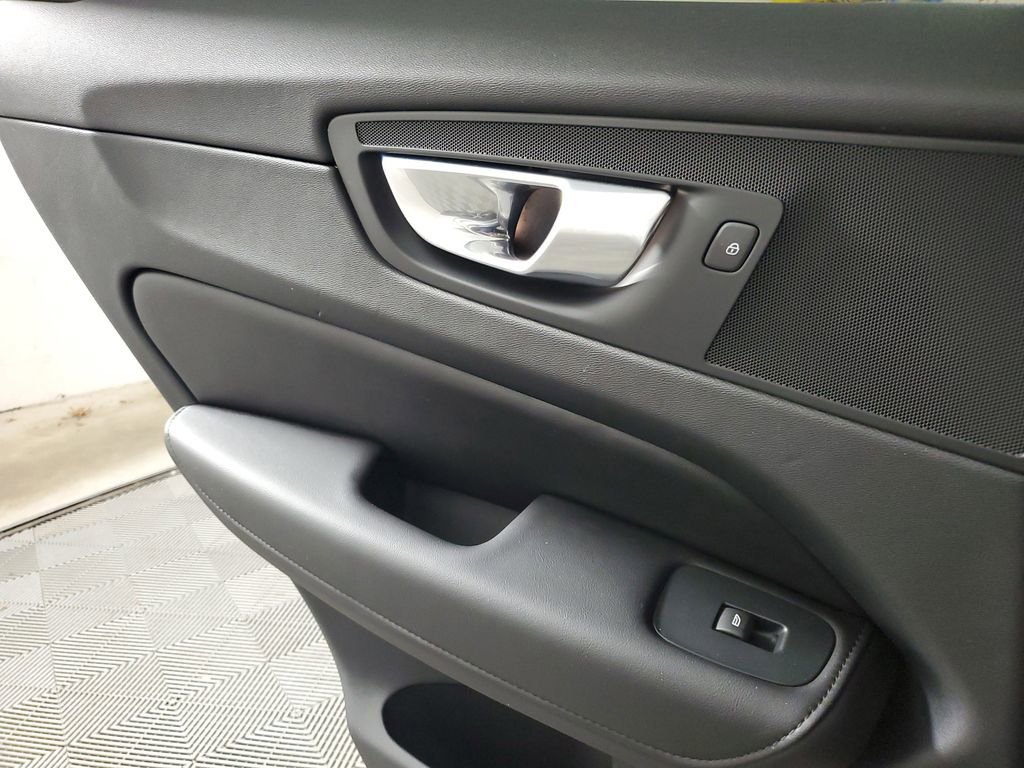 Certified 2023 Volvo XC60 B5 Plus w/ Protection Package Premier image 20