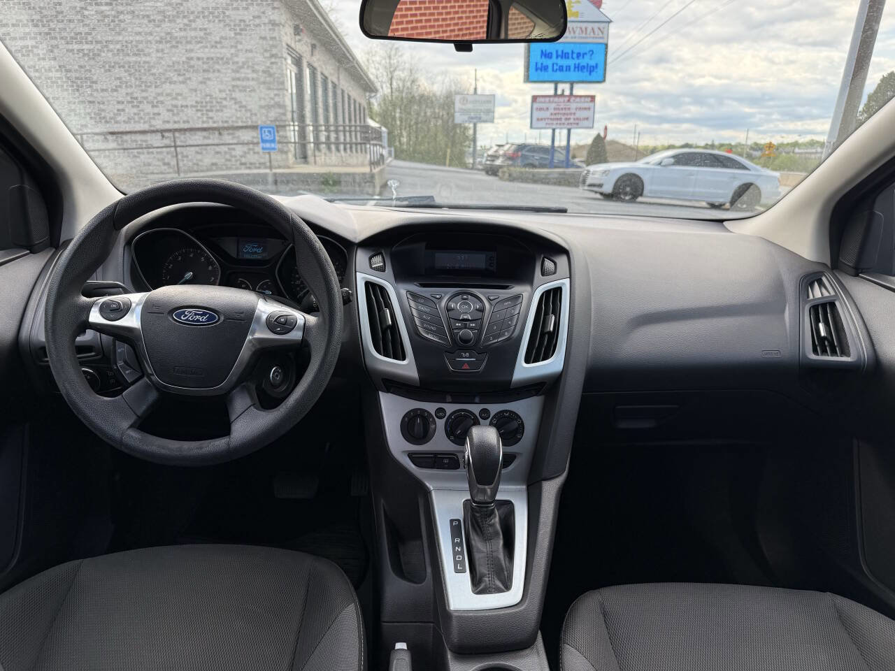 Used 2012 Ford Focus SE w/ SE Winter Pkg image 25