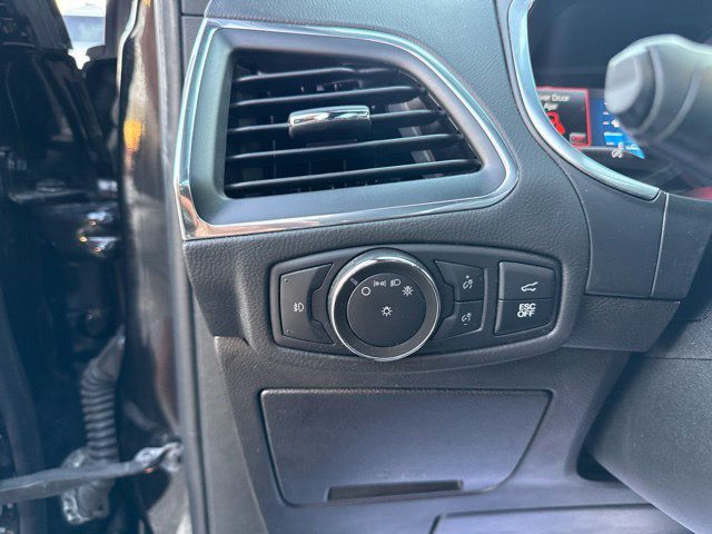 Used 2021 Ford Edge ST w/ Equipment Group 401A AWD/4WD image 18
