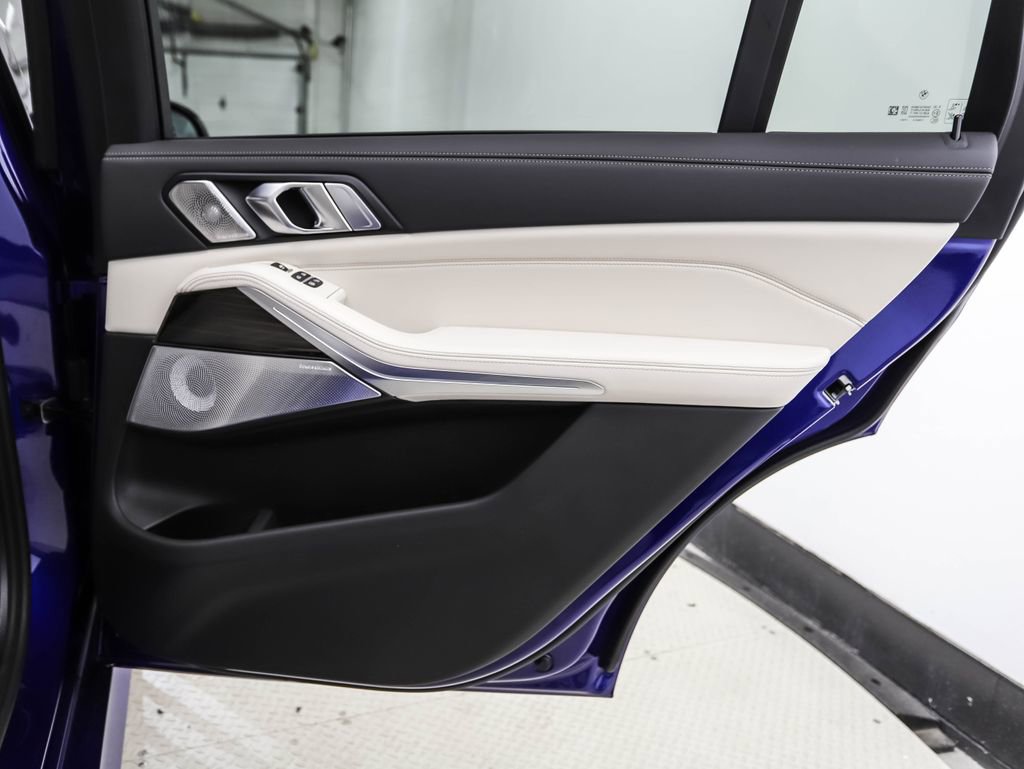 New 2026 BMW X7 M60i image 31