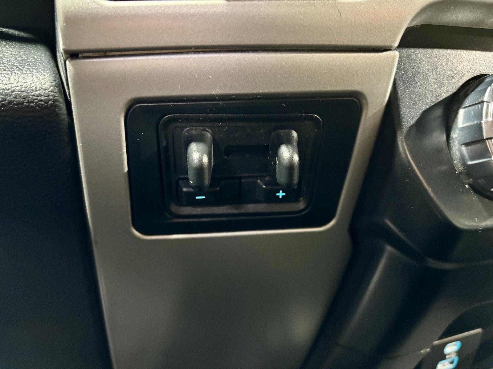 Used 2022 Ford F250 Lariat w/ Lariat Ultimate Package image 24