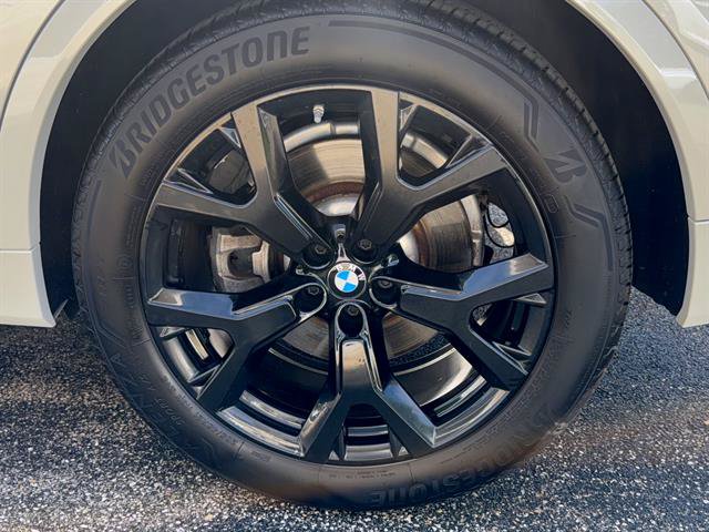 Used 2023 BMW X7 xDrive40i w/ Premium Package AWD/4WD image 37