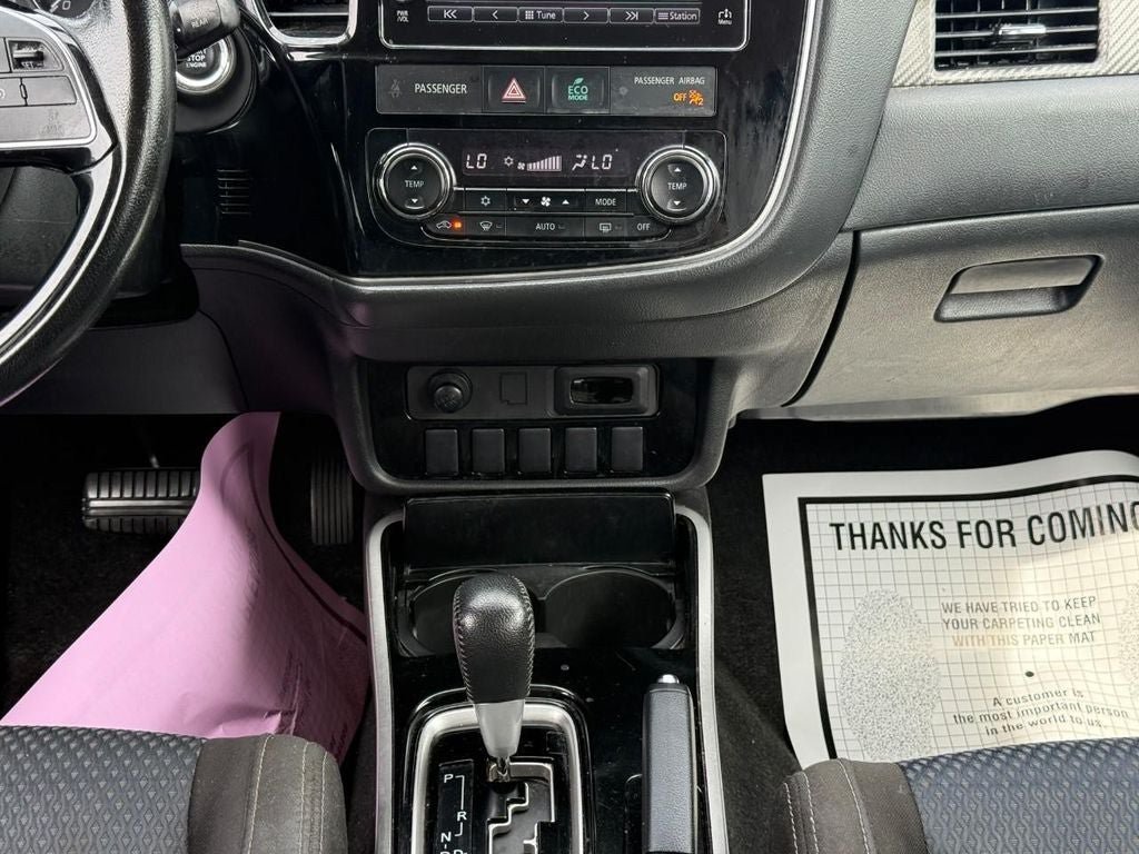 Used 2018 Mitsubishi Outlander SE FWD image 14