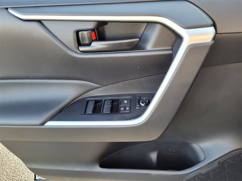 Certified 2025 Toyota RAV4 LE image 23