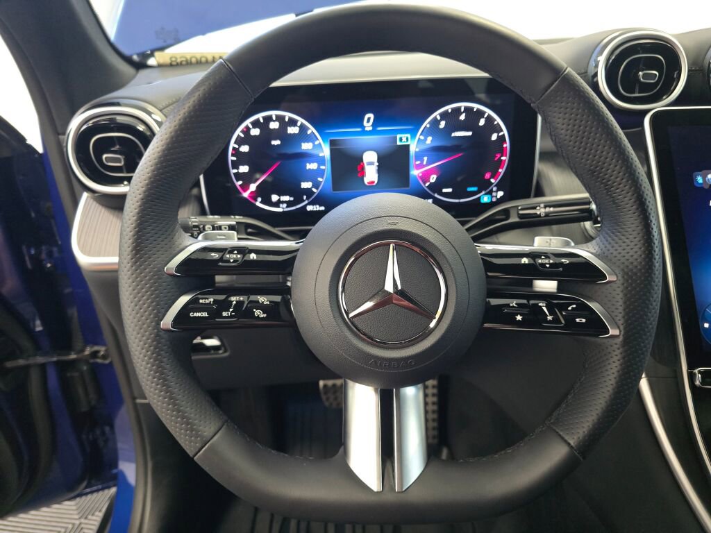 Used 2024 Mercedes-Benz GLC 300 4MATIC image 12
