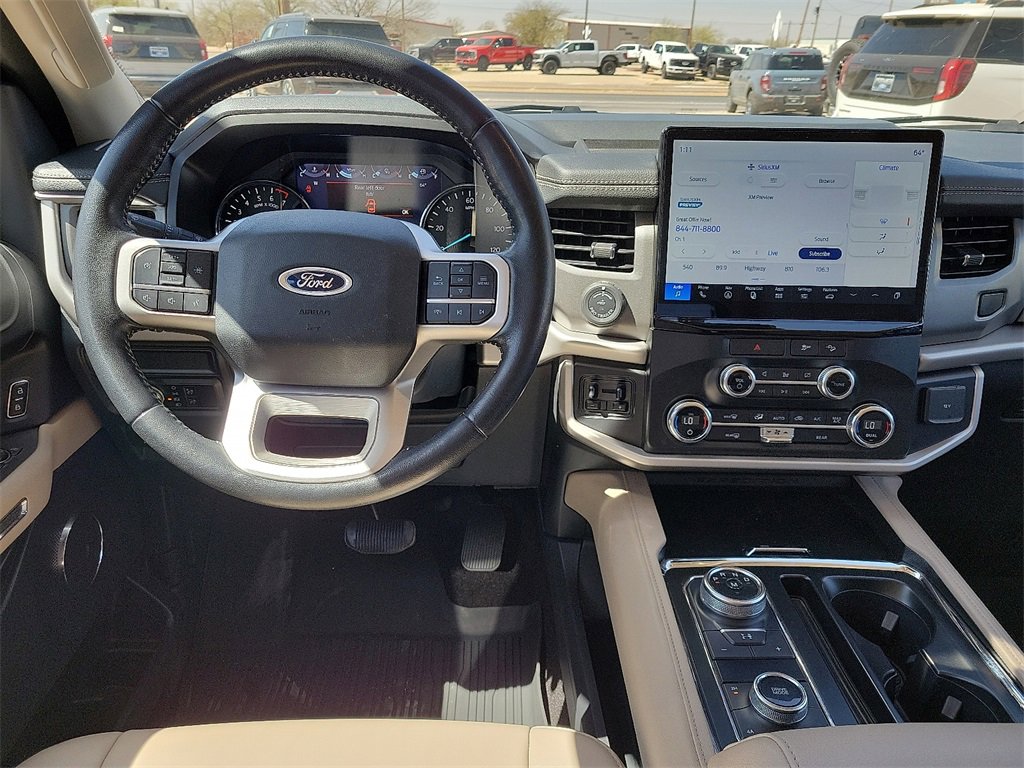 Used 2022 Ford Expedition XLT image 17