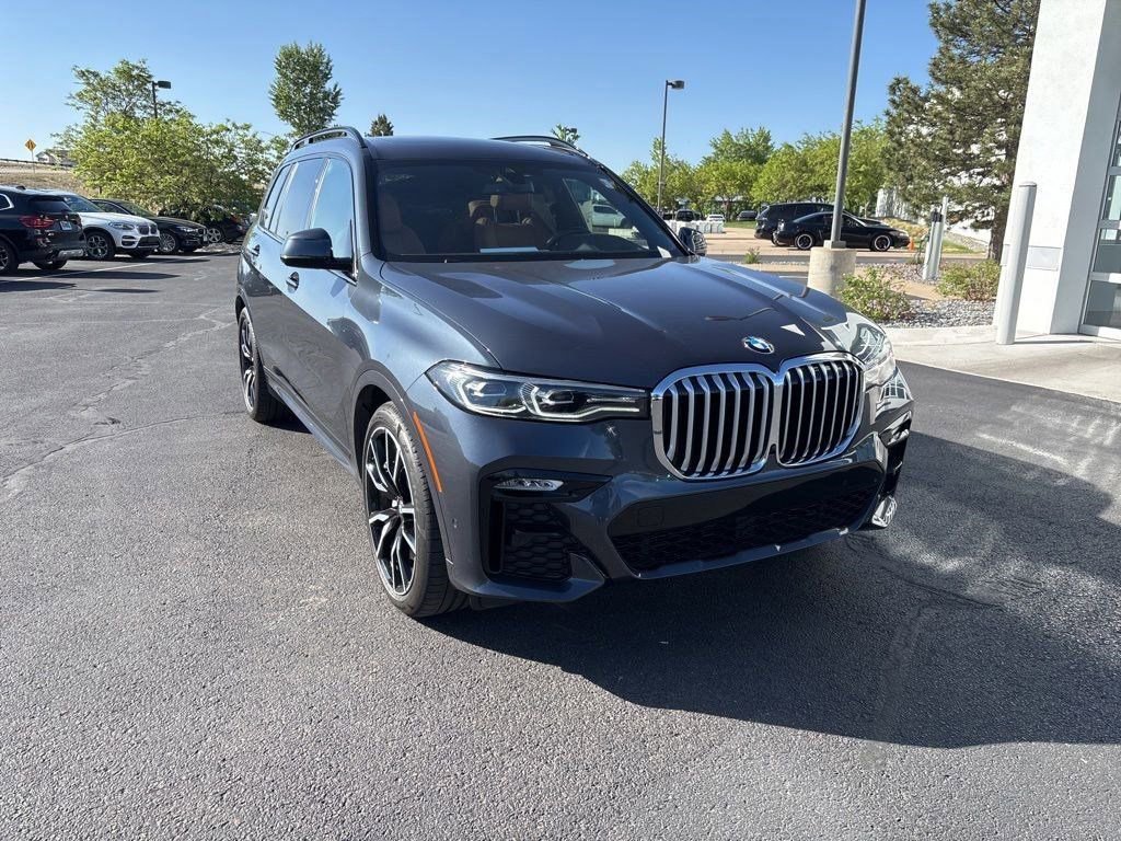 Used 2022 BMW X7 xDrive40i w/ M Sport Package AWD/4WD image 7