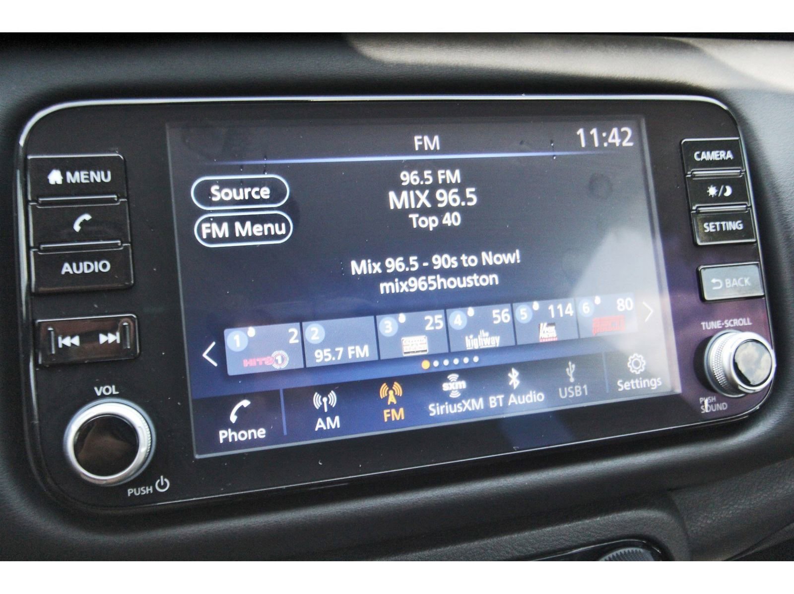 Used 2023 Nissan Kicks SR w/ SR Premium Package FWD image 24