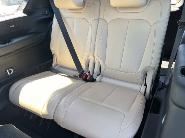 Certified 2024 Jeep Grand Cherokee L Limited w/ Black Appearance Package AWD/4WD image 21