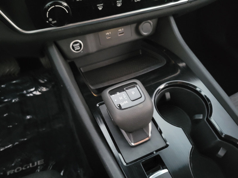 Used 2021 Nissan Rogue S image 26