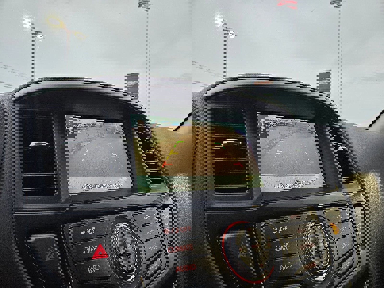 Used 2020 Nissan Pathfinder S image 16