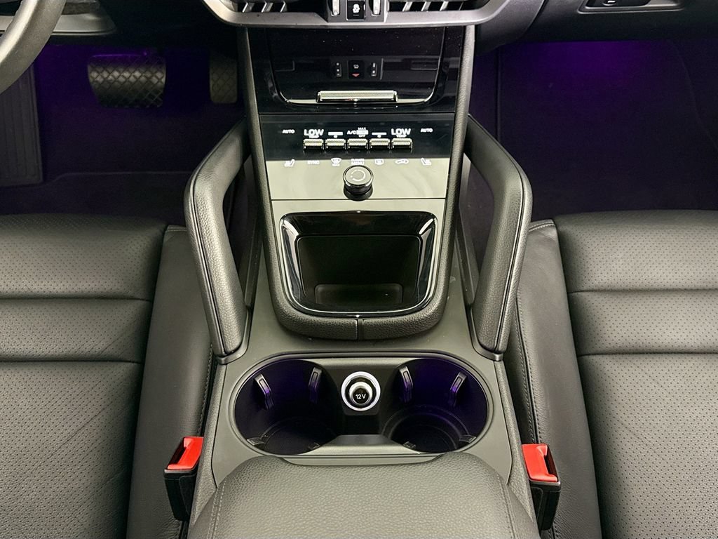Certified 2024 Porsche Cayenne AWD/4WD image 16