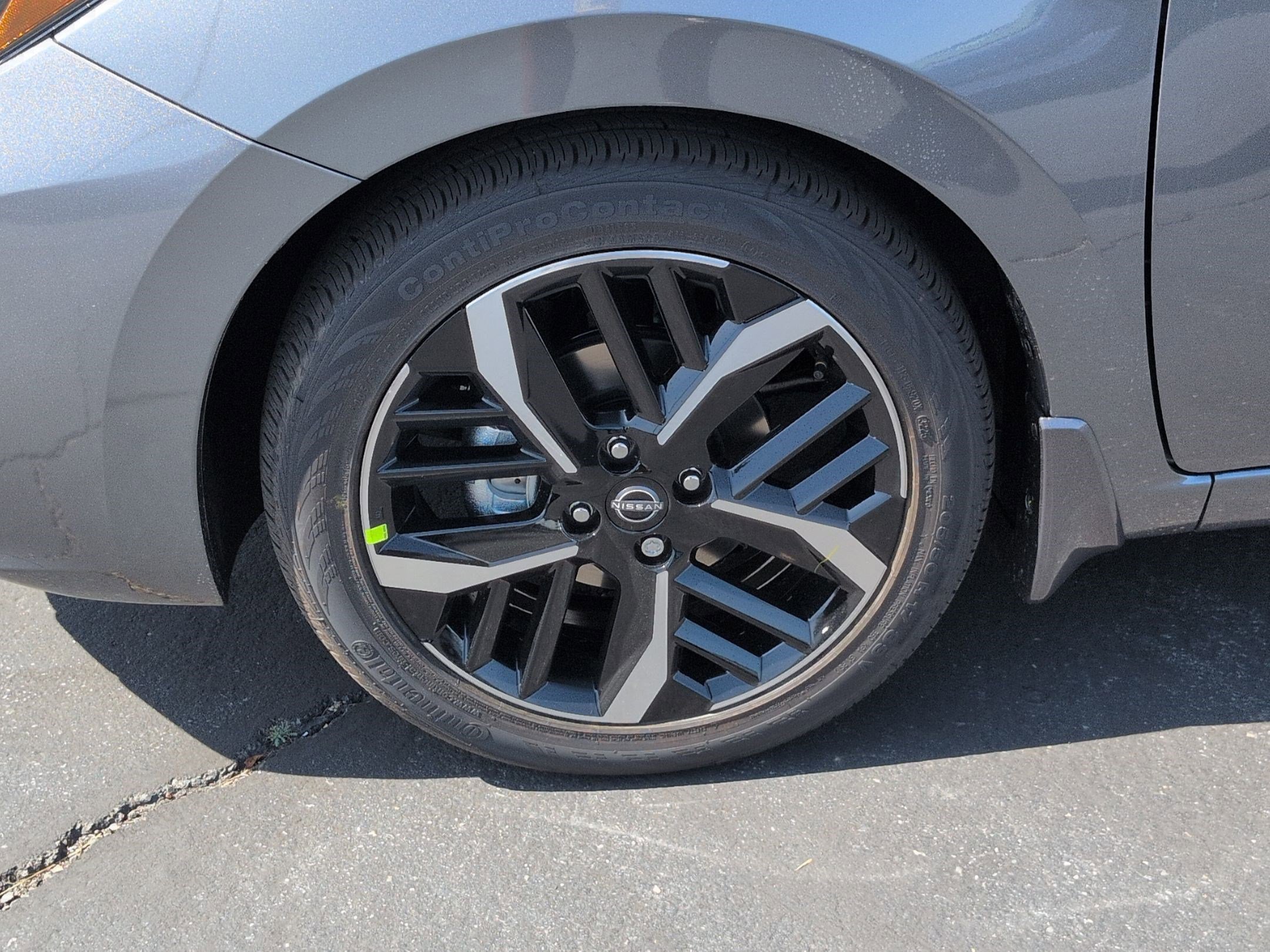 New 2025 Nissan Versa SR w/ Trunk Package image 9