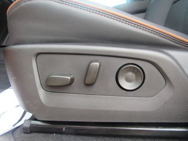 Certified 2025 GMC Canyon AT4 w/ Technology Plus Package AWD/4WD image 13