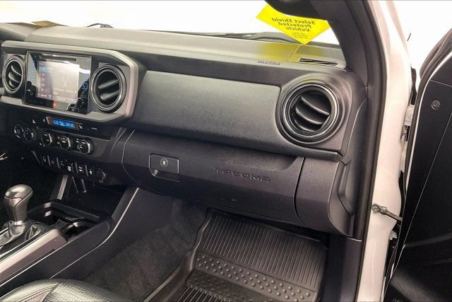 Used 2019 Toyota Tacoma TRD Off-Road w/ TRD Premium Off Road Package AWD/4WD image 16