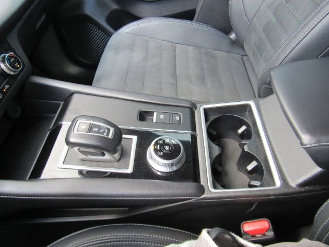 Used 2023 Mitsubishi Outlander SE image 43