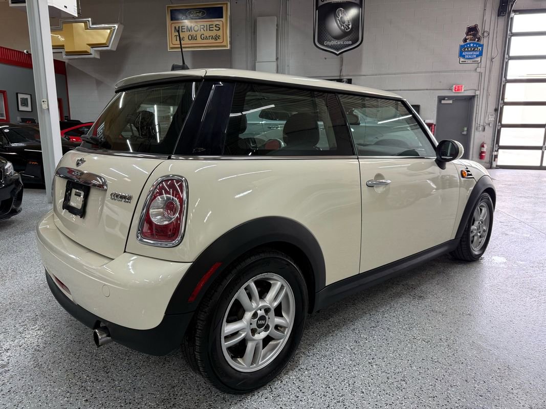 Used 2012 MINI Cooper Hardtop image 6