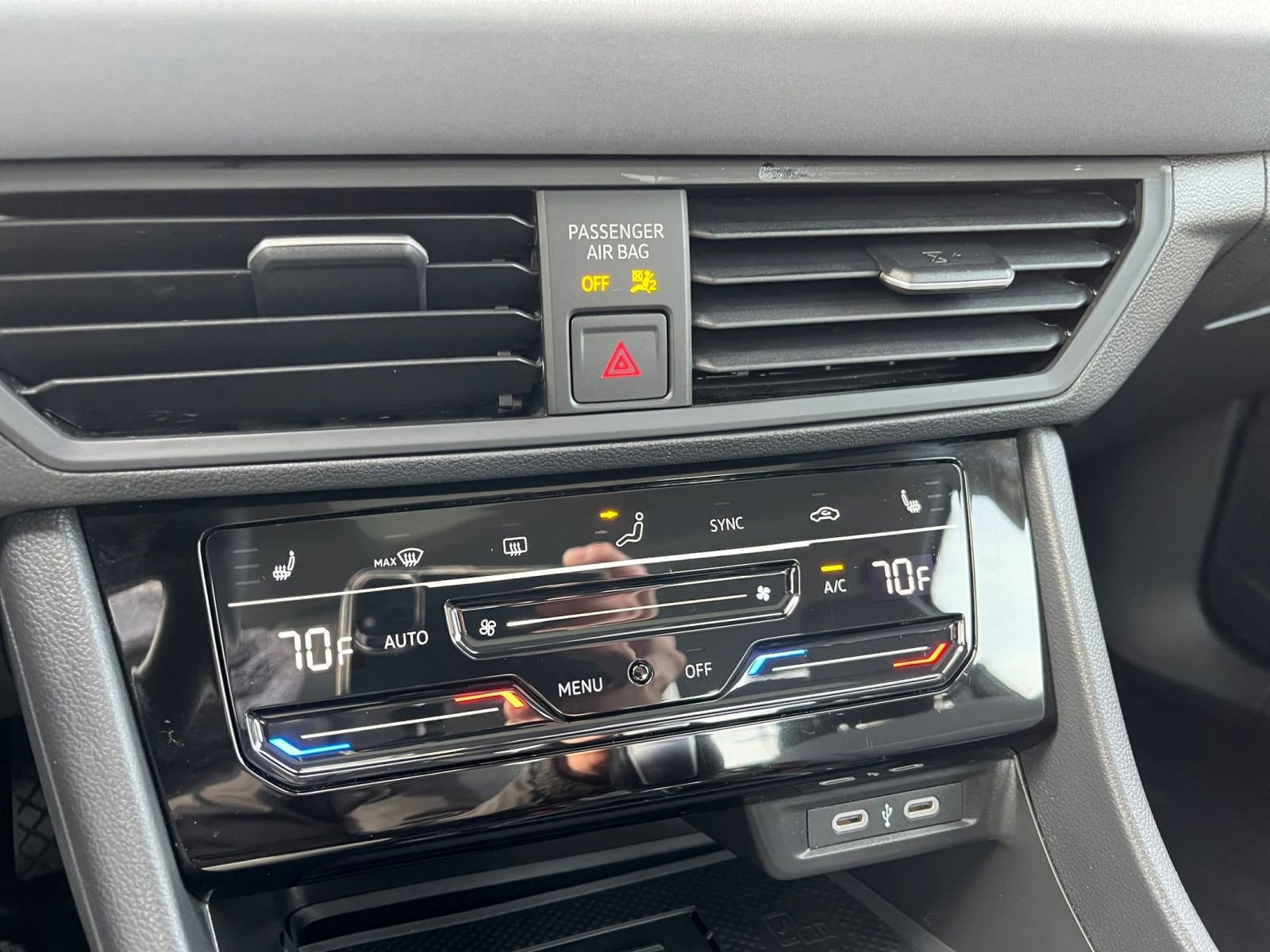 Used 2025 Volkswagen Jetta SE image 24