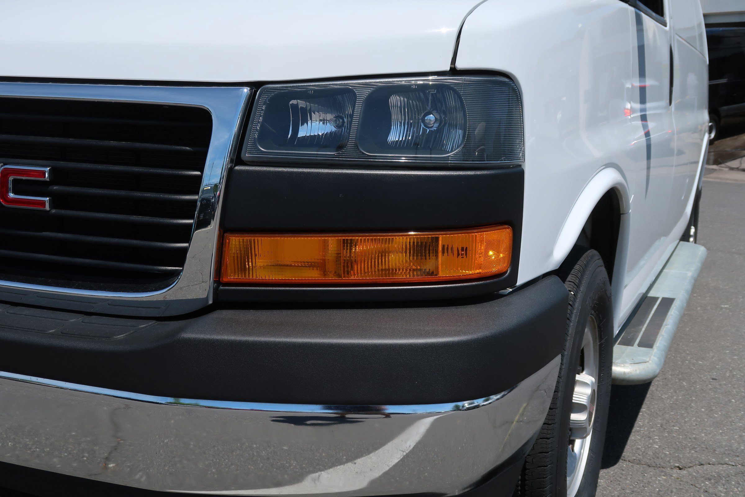 Used 2024 GMC Savana 2500 w/ Driver Convenience Package RWD image 7