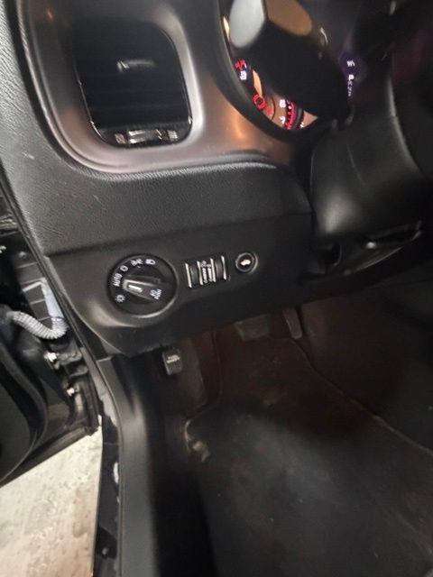 Used 2023 Dodge Charger SXT w/ Blacktop Package AWD/4WD image 23