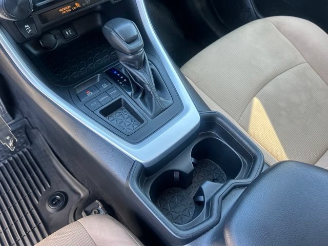 Used 2019 Toyota RAV4 LE FWD image 28