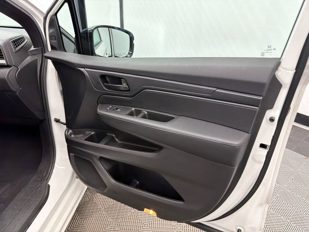 Used 2023 Honda Odyssey Sport image 16